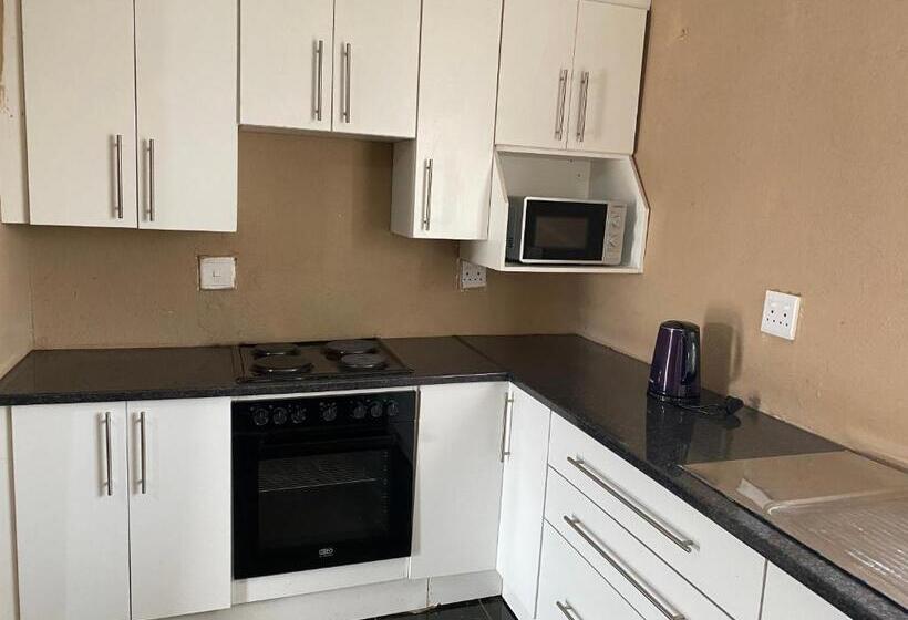 פנסיון Rcb Guesthouse