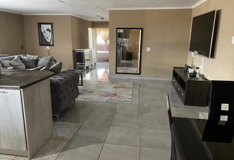 פנסיון Rcb Guesthouse