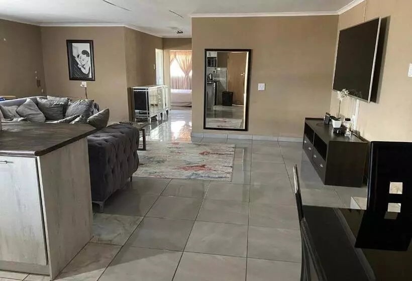 Majatalo Rcb Guesthouse