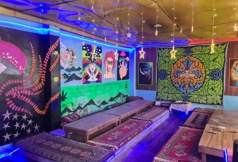 Majatalo Shiva Mountain Guest House & Cafe