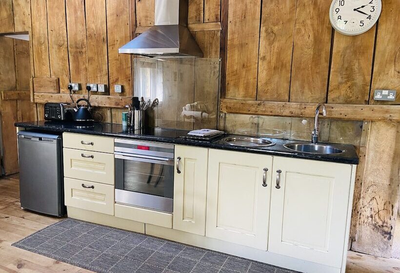 Beautiful Barn Conversion With Wood Burning Stove