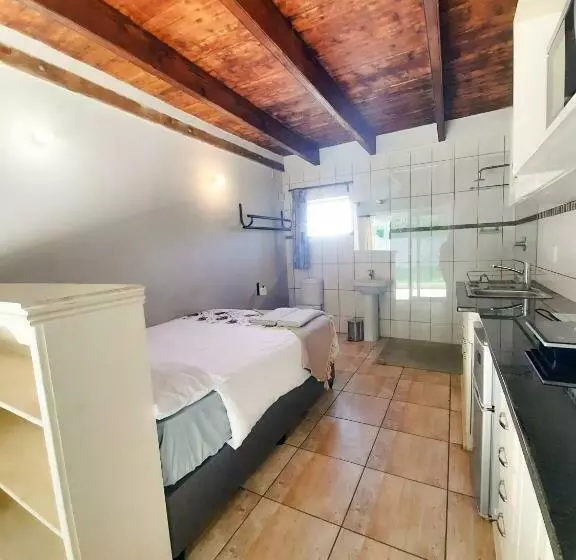 Aamiaismajoitus (B&B) Greystones Self Catering Chalet 3