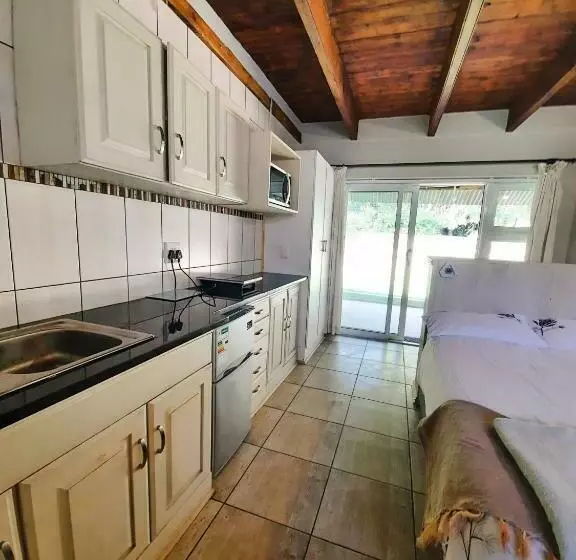 Aamiaismajoitus (B&B) Greystones Self Catering Chalet 3
