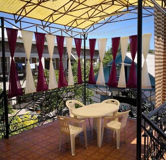 پانسیون гостевой дом асель