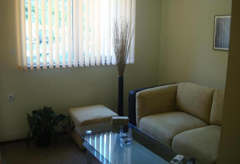 پانسیون Guest House Lazur