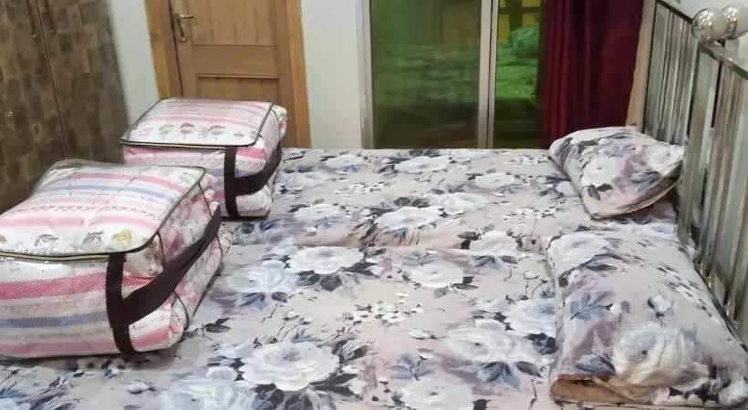 پانسیون N N Guests Palace