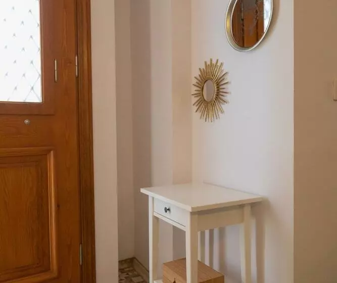 تختخواب و صبحانه Nil House Ayvalık 1