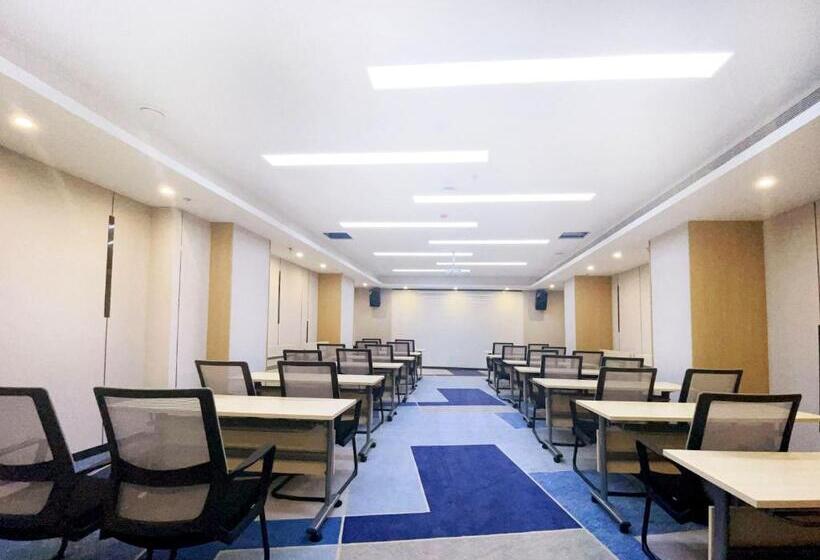 酒店 Holiday Inn Express Hohhot East Station By Ihg