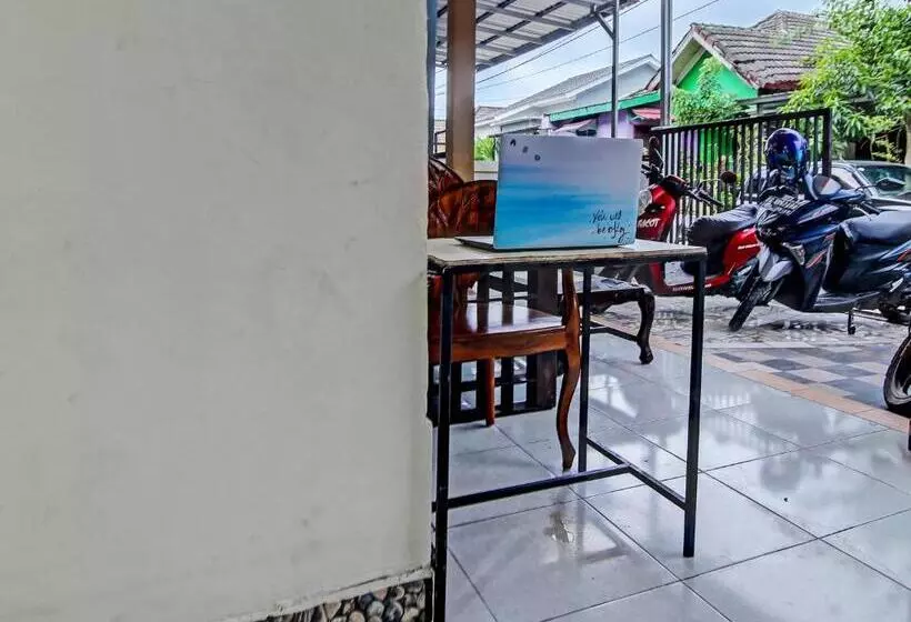 ホテル Oyo 91268 Homestay Bu Erma Syariah