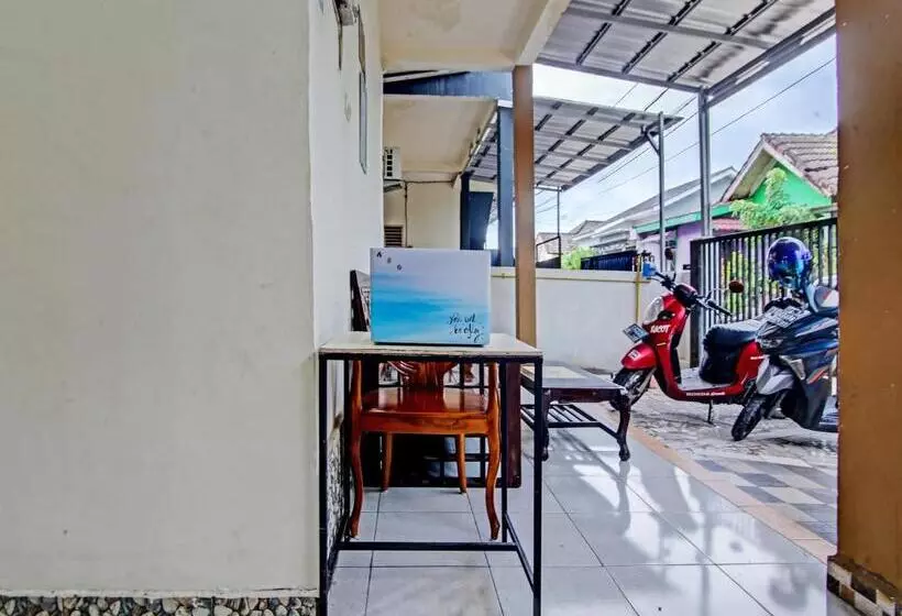 ホテル Oyo 91268 Homestay Bu Erma Syariah