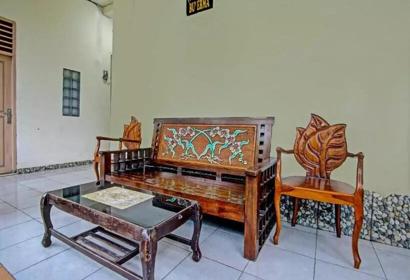ホテル Oyo 91268 Homestay Bu Erma Syariah