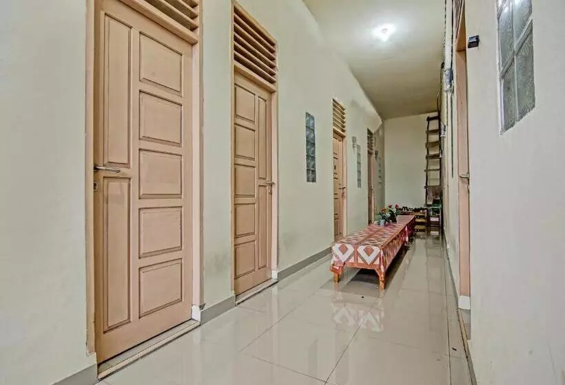 ホテル Oyo 91268 Homestay Bu Erma Syariah