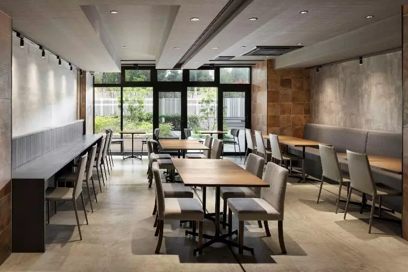 هتل The B Osaka Shinsekai