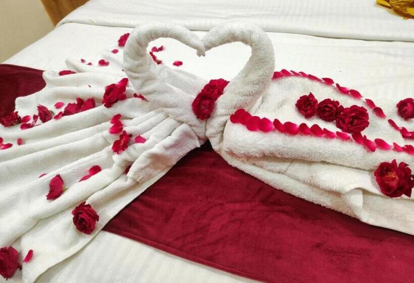 펜션 Raj Near Railway Station A Unit Of Raj Guest House