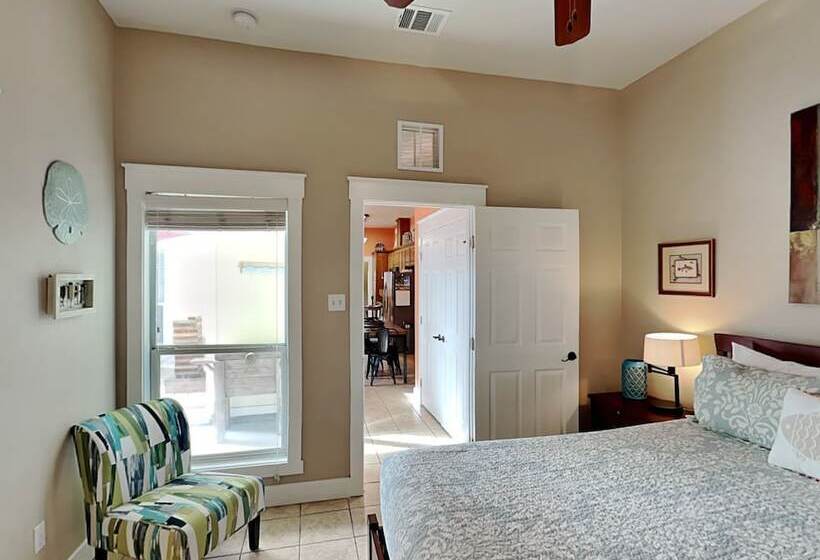 Mustang Isle Beach Bungalow 2