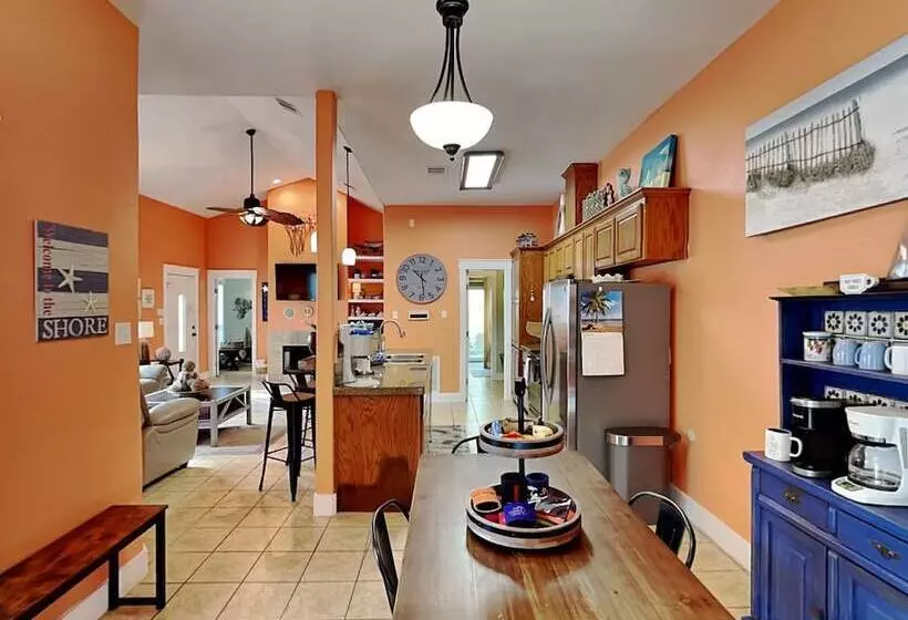 Mustang Isle Beach Bungalow 2