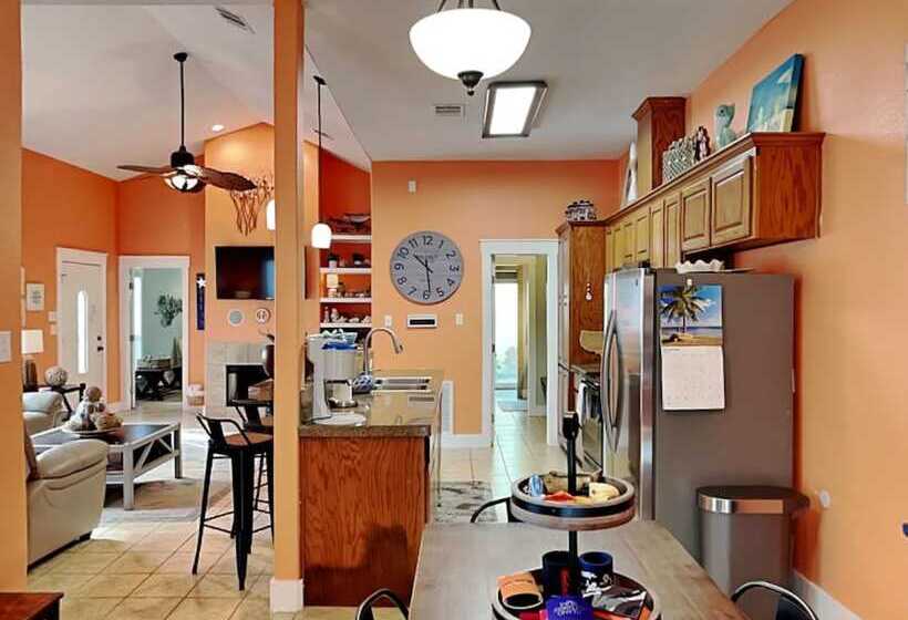 Mustang Isle Beach Bungalow 2