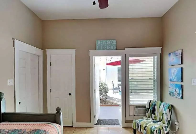 Mustang Isle Beach Bungalow 2