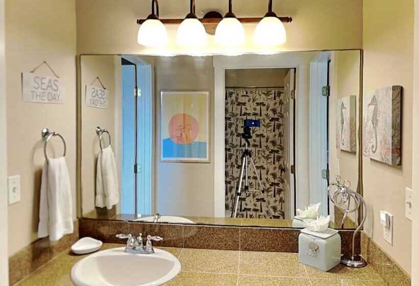 Mustang Isle Beach Bungalow 2