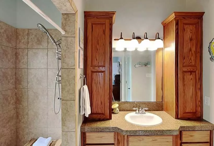 Mustang Isle Beach Bungalow 2