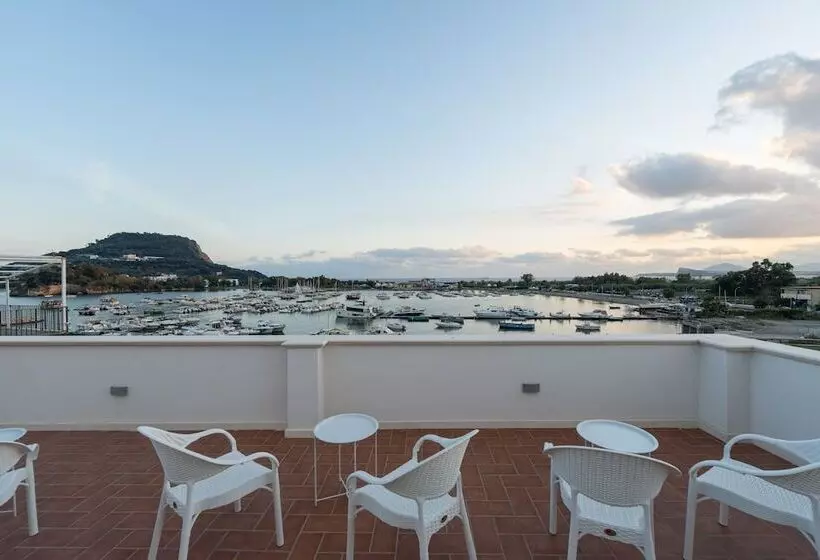 ホテル Baia Flegrea Meuble