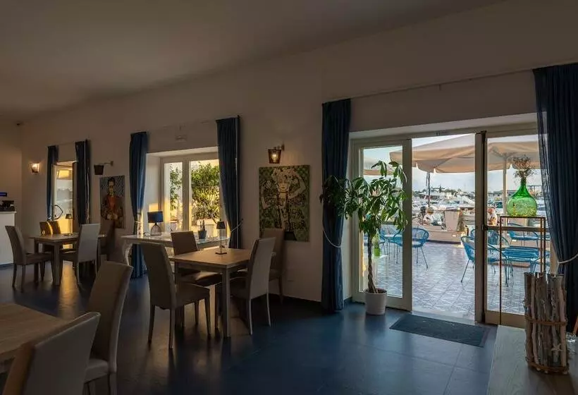 ホテル Baia Flegrea Meuble