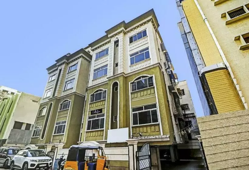 ホテル Capital O Samrat Palace Near Nampally Station