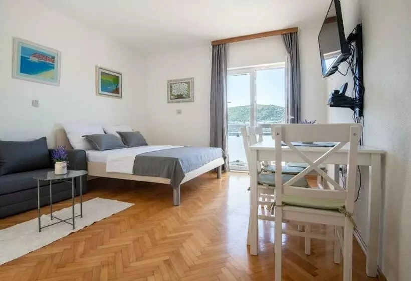 پانسیون Apartmani Sunce