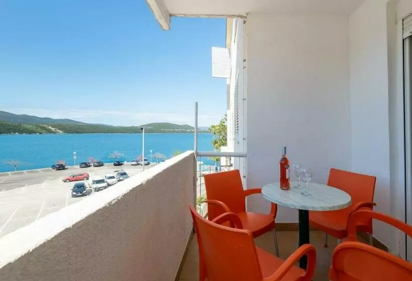 پانسیون Apartmani Sunce