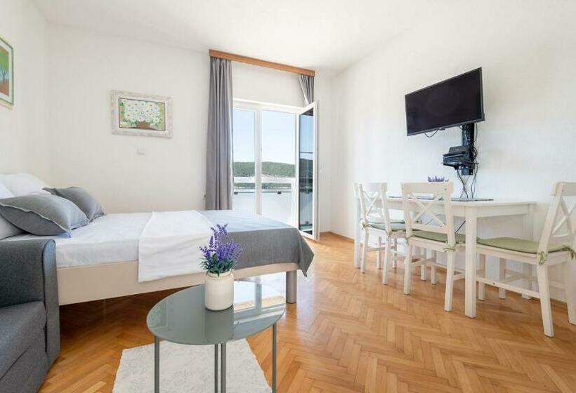 پانسیون Apartmani Sunce