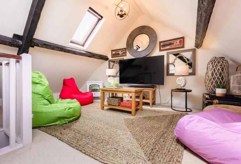 Chart House Sleeps 6