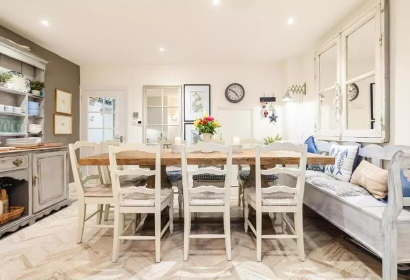 Chart House Sleeps 6