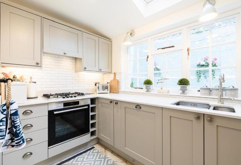 Chart House Sleeps 6