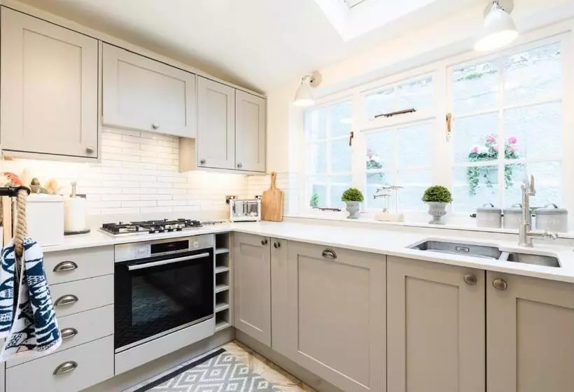 Chart House Sleeps 6