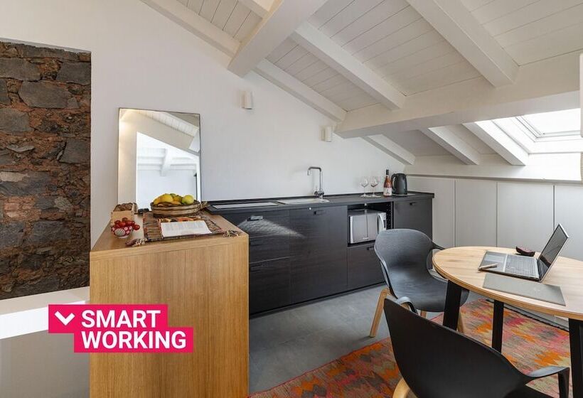 Design Apartment With Terrace By Wonderful Italy