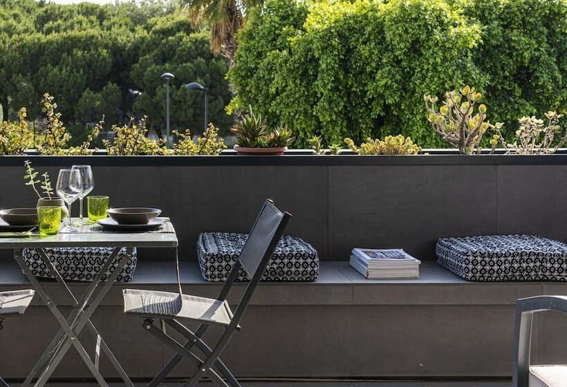 Design Apartment With Terrace By Wonderful Italy