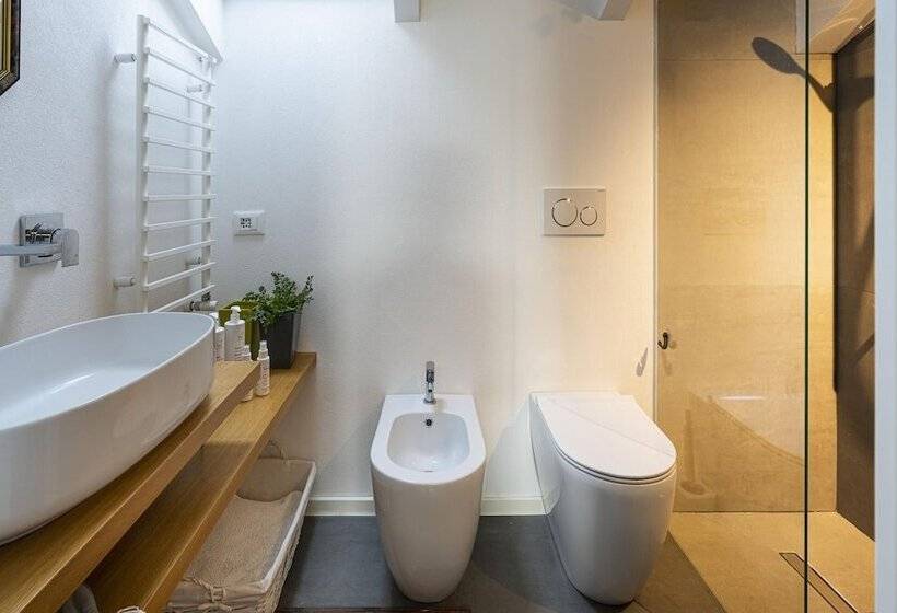 Design Apartment With Terrace By Wonderful Italy