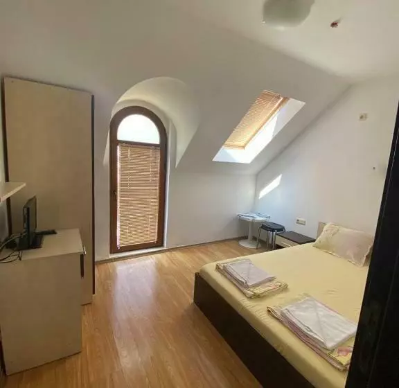 Hotelli къща за гости деневи