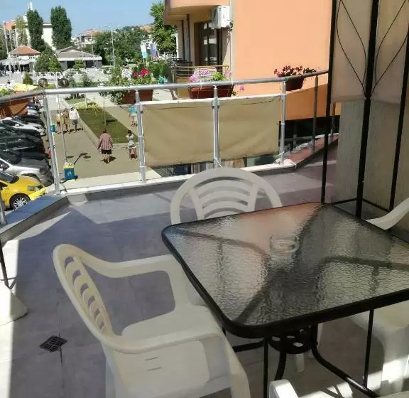 Hotelli къща за гости деневи