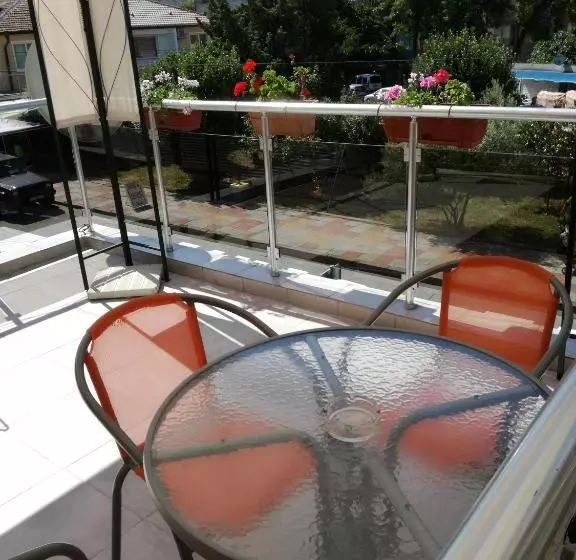 Hotelli къща за гости деневи