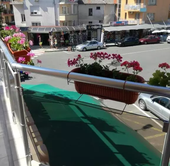 Hotelli къща за гости деневи