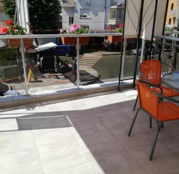 هتل къща за гости деневи