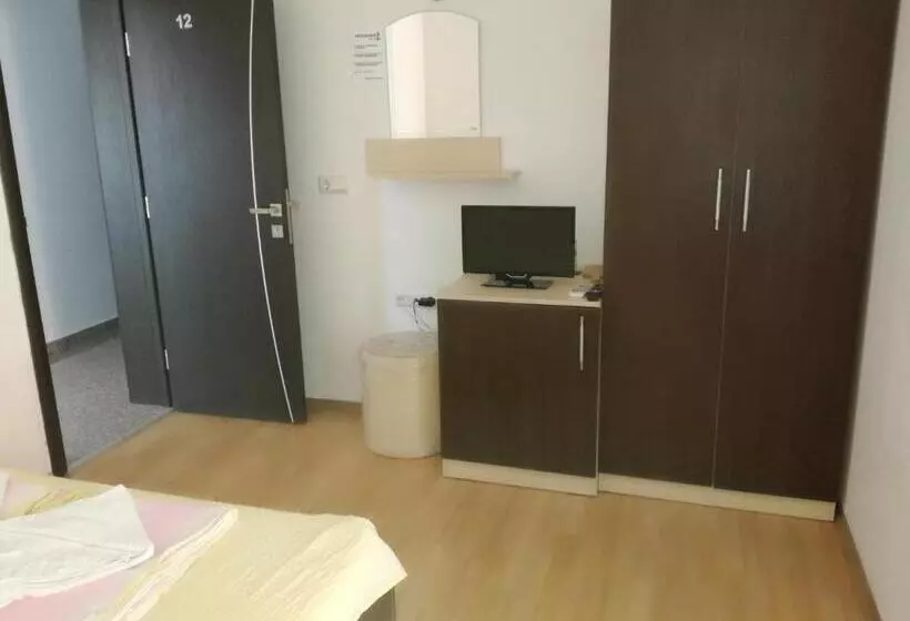 Hotelli къща за гости деневи