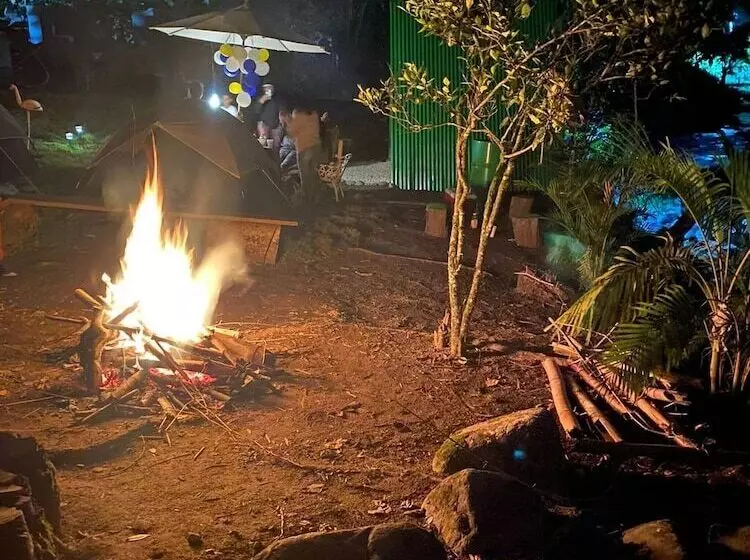 پانسیون Lechuza River Campingcamping House