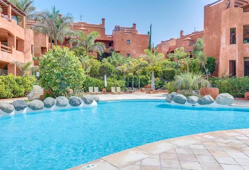 Romen 2 2 Penthouse Sea View & Jacuzzi 2b