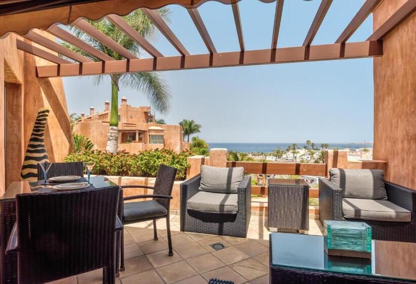 Romen 2 2 Penthouse Sea View & Jacuzzi 2b