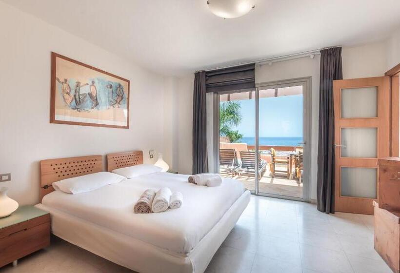 Romen 2 2 Penthouse Sea View & Jacuzzi 2b