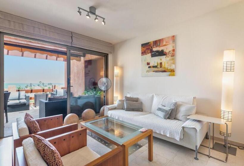 Romen 2 2 Penthouse Sea View & Jacuzzi 2b