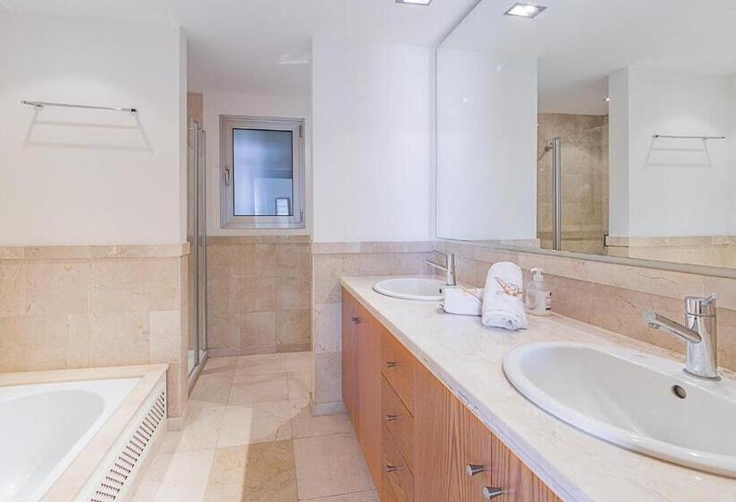 Romen 2 2 Penthouse Sea View & Jacuzzi 2b