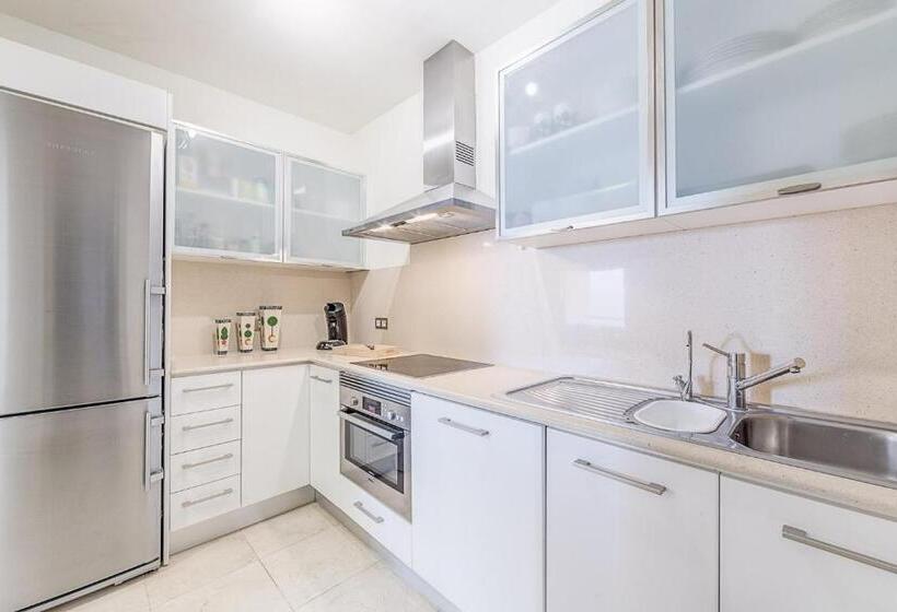 Romen 2 2 Penthouse Sea View & Jacuzzi 2b